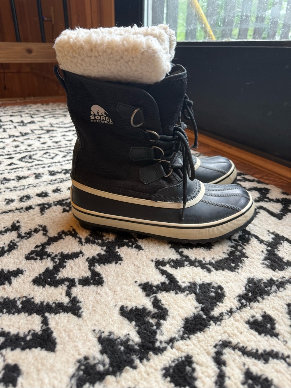 Sorel womens Waterproof Black Winter Snow Boots with Sherpa Cuff